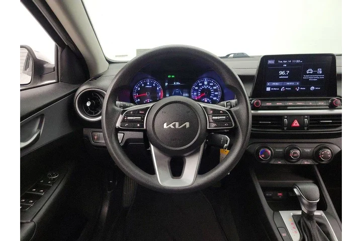 $16998 : Kia Forte 2022 LXS 4dr Sedan image 10