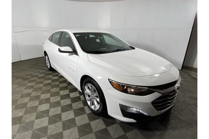 $18957 : Chevrolet Malibu 2024 LT 4dr image 3