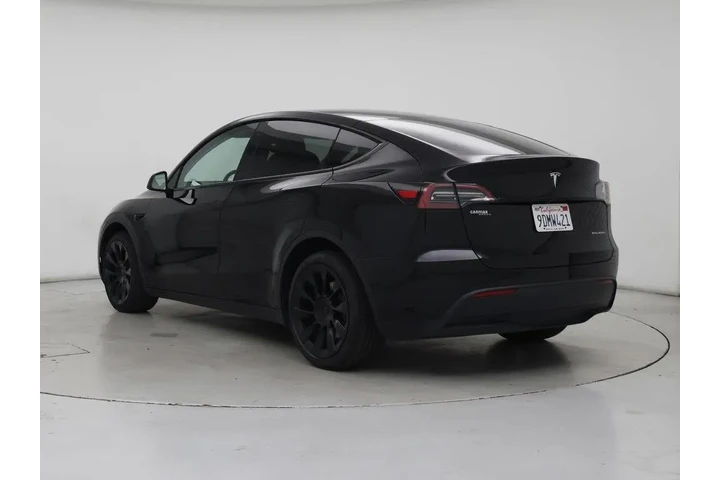$32998 : Tesla Model Y 2023 AWD Long image 2