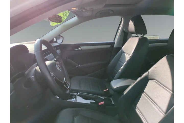 $22951 : Volkswagen Passat 2021 SE 4d image 9