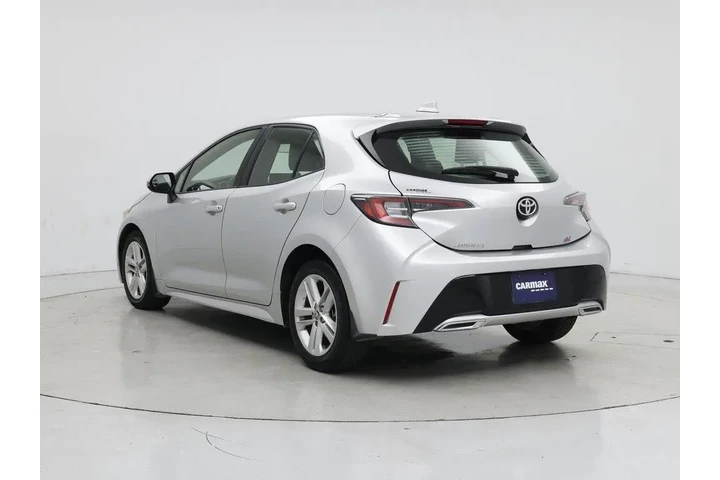 $21998 : Toyota Corolla Hatchback 202 image 2