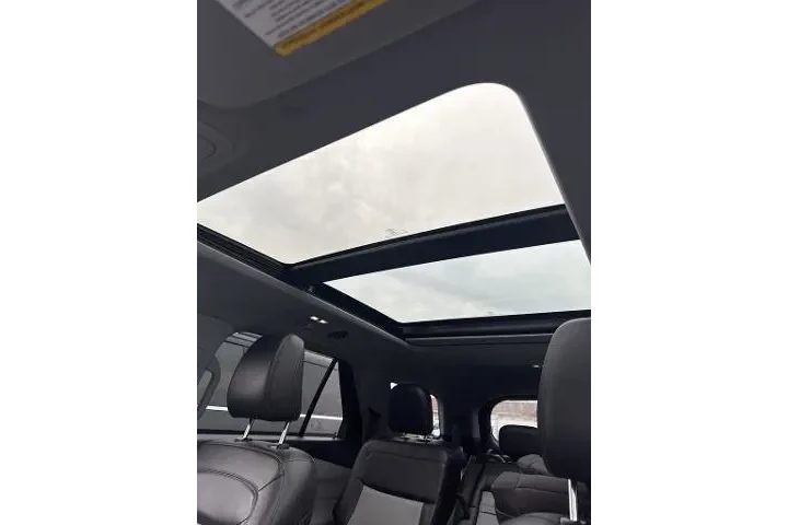 $28566 : Ford Explorer 2022 AWD XLT 4 image 9