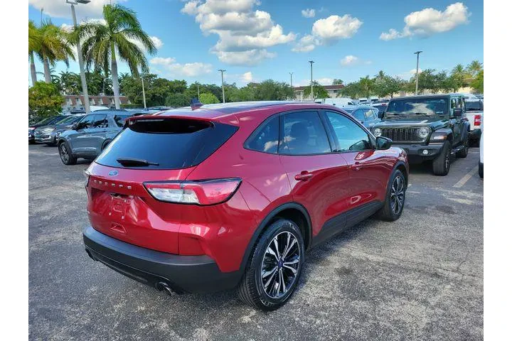 $17390 : Ford Escape 2022 SE 4dr SUV image 3