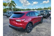 $17390 : Ford Escape 2022 SE 4dr SUV thumbnail