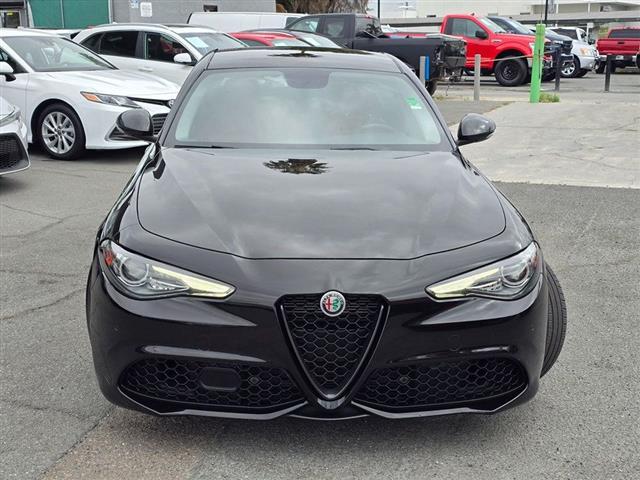 $22995 : 2019 Alfa Romeo Giulia image 10