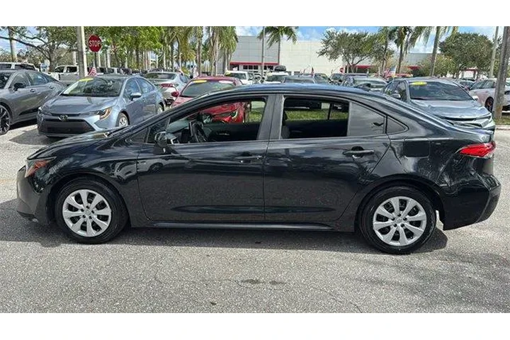 $13987 : Toyota Corolla 2020 LE 4dr S image 4