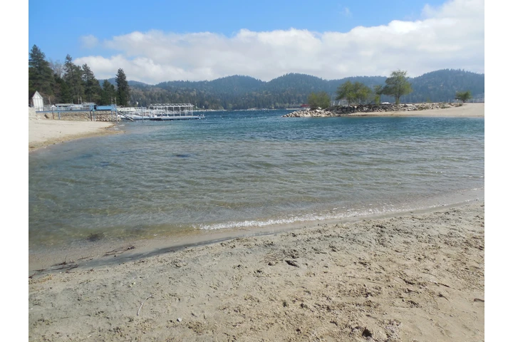 $900 : Cuarto renta en Lake Arrowhead image 8