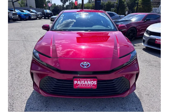 2025 Camry LE image 2