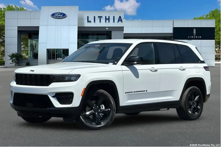 $27136 : Jeep Grand Cherokee 2023 4x4 image 1