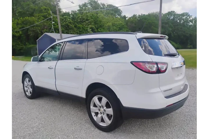 $10997 : 2017 Traverse LT image 5