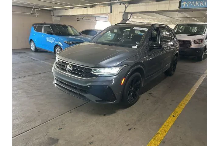 $25495 : Volkswagen Tiguan 2024 SE R- image 4