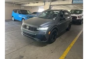 $25495 : Volkswagen Tiguan 2024 SE R- thumbnail
