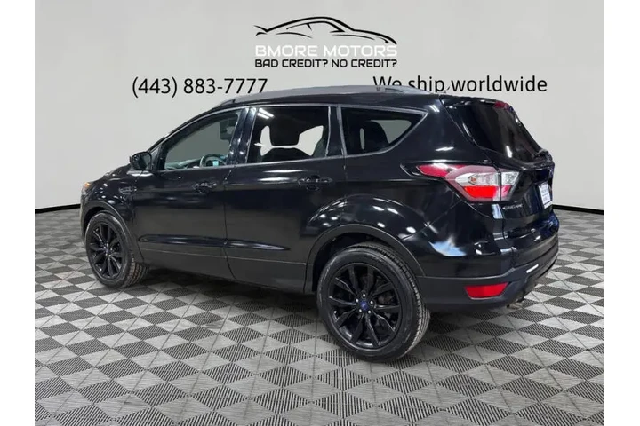 2017 Escape SE image 8