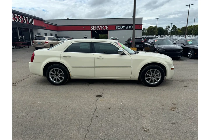 $2980 : 2007 300 4dr Sdn 300 Limited image 1