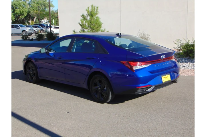 $19821 : 2022 Elantra SEL image 6