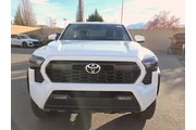 $37998 : Toyota Tacoma 2025 4x2 TRD P thumbnail