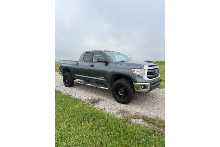 $18995 : 2015 Tundra SR5 image 4