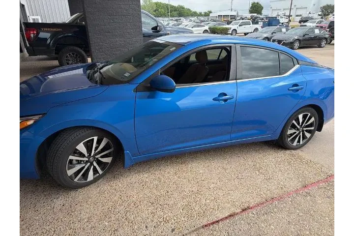 $19595 : Nissan Sentra 2023 SV 4dr Se image 1
