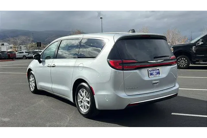 $29984 : Chrysler Pacifica 2023 Touri image 7