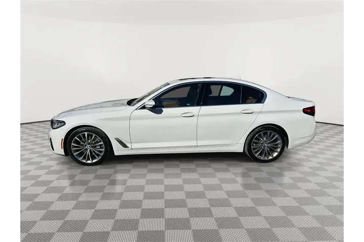 $32300 : BMW 5 Series 2023 AWD 530i x image 6