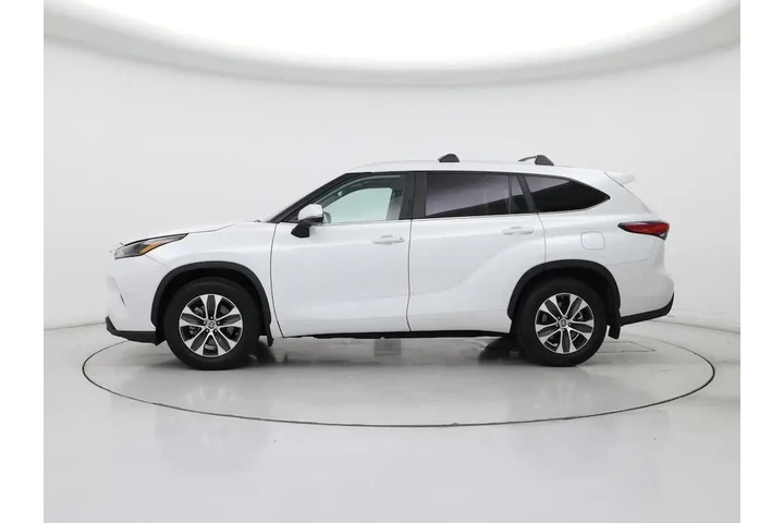 $37998 : Toyota Highlander 2023 XLE 4 image 3