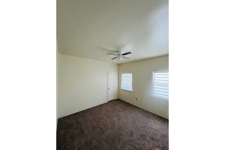 $800 : charming HOME ..San Bernardino image 3