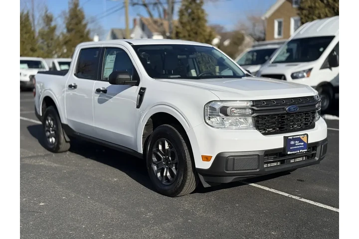 $27780 : Ford Maverick 2024 AWD XLT 4 image 9