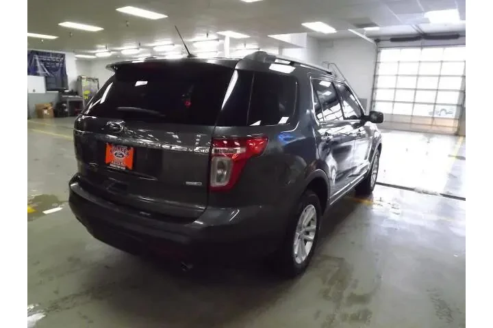 $10985 : Ford Explorer 2015 AWD XLT 4 image 5