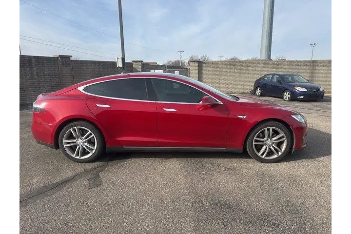 $17982 : Tesla Model S 2015 60 4dr Li image 8
