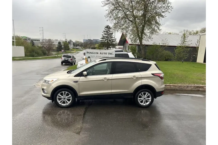 $10900 : 2017 Escape SE image 3