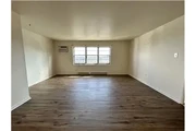 $700 : Rental property with 2 bedro thumbnail