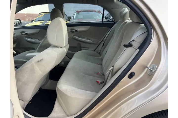 $8500 : 2012 Corolla LE image 7