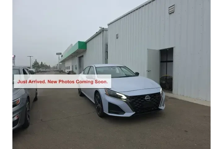 $20900 : Nissan Altima 2024 2.5 SR 4d image 1