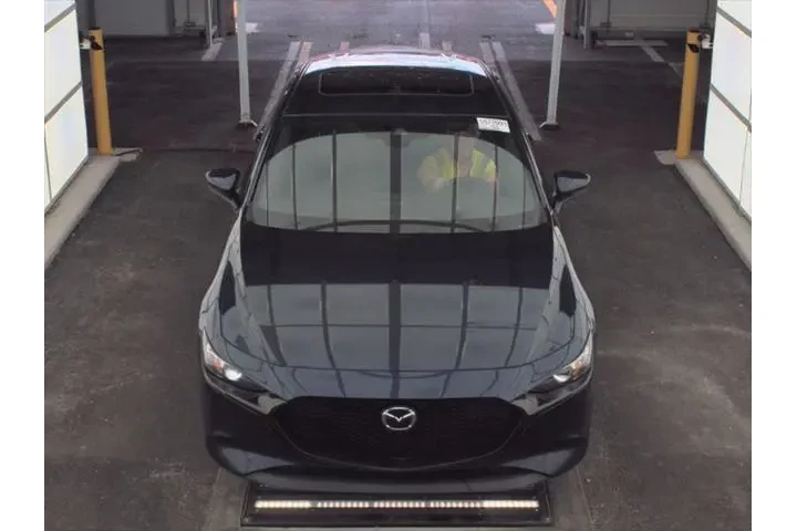 $17990 : Mazda Mazda3 Hatchback 2022 image 2