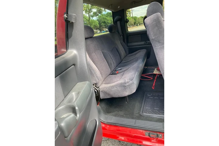 $10500 : 2000 Chevy Silverado image 5