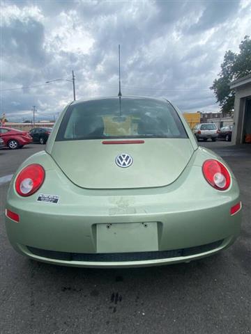 $3995 : 2010 New Beetle image 8