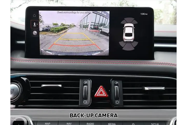 $29490 : Genesis G70 2023 2.0T 4dr Se image 7