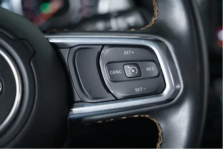 $33997 : Jeep Gladiator 2021 4x4 High image 6