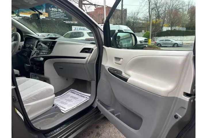 $12499 : 2013 Sienna LE 7-Passenger Au image 8