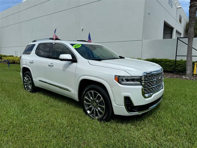 $25900 : GMC Acadia DENALI image 1