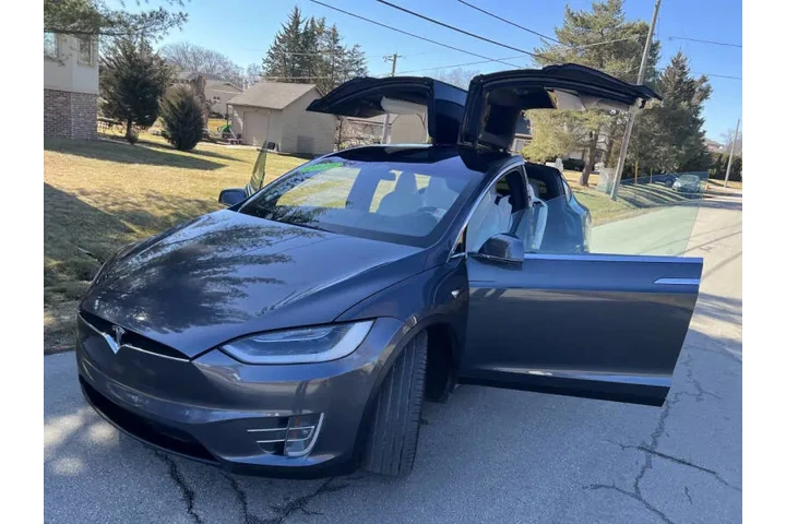 $22997 : 2019 Model X 75D image 8