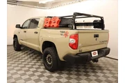$27538 : Toyota Tundra 2017 4x4 SR5 4 thumbnail