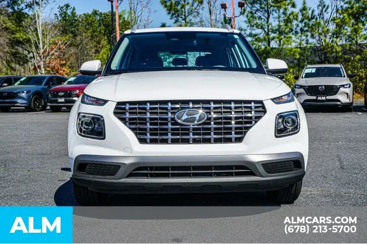 $18420 : Hyundai VENUE 2025 SEL 4dr C image 9