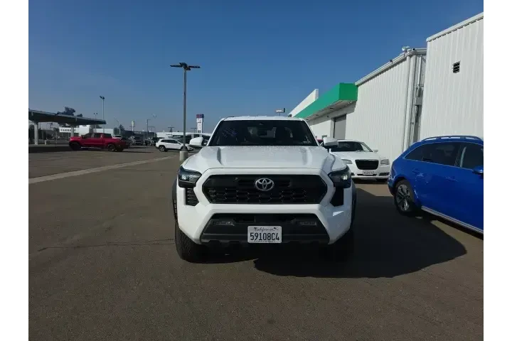 $36800 : Toyota Tacoma 2024 4x4 SR5 4 image 2
