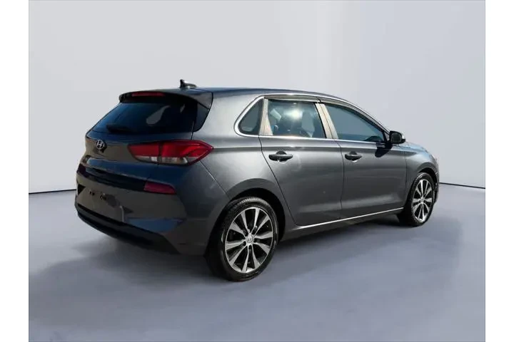 $13999 : Hyundai ELANTRA GT 2019 4dr image 3