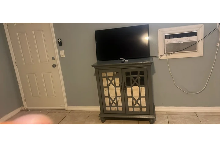 $1200 : EFFICIENCY FOR RENT image 4