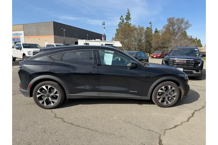 $28000 : Ford Mustang Mach-E 2024 Sel image 6