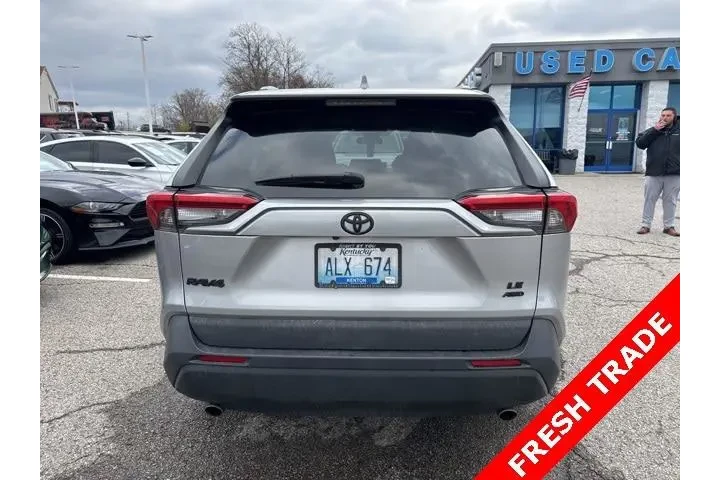$21548 : Toyota RAV4 2020 AWD LE 4dr image 5