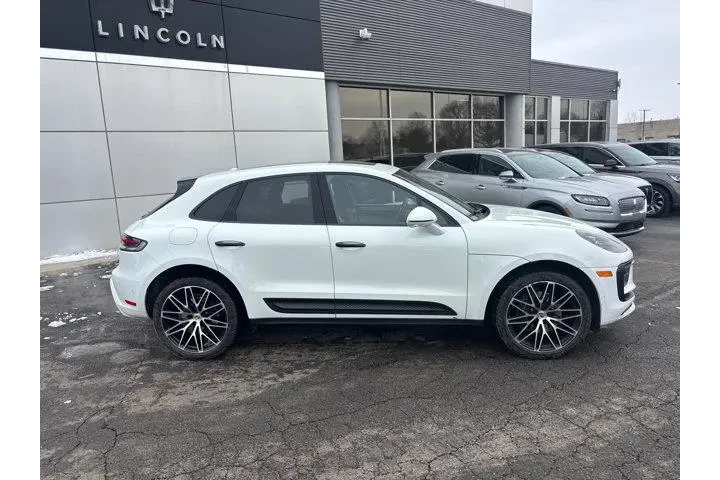 $39985 : Porsche Macan 2023 AWD T 4dr image 8