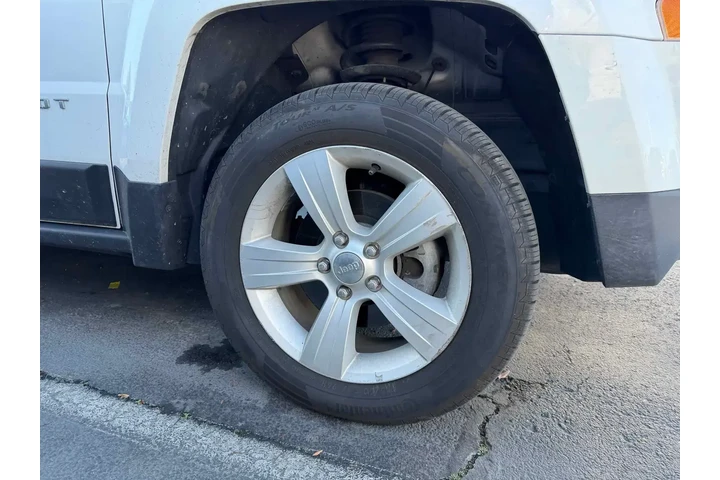 $12064 : Jeep Patriot 2016 4x4 Latitu image 7